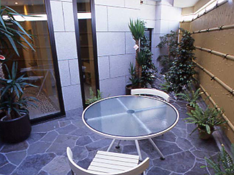 周游館305号室テラス席